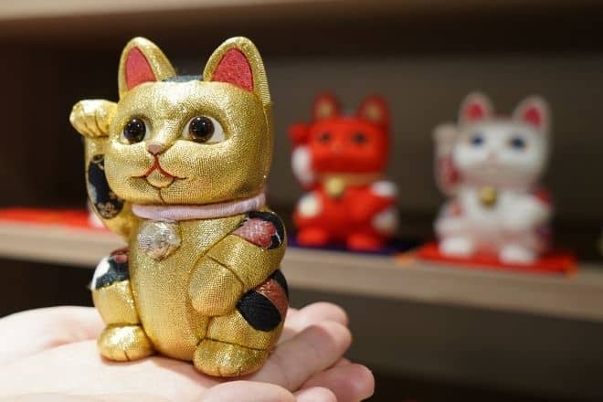 縁起の良い置物！金色の招き猫でおすすめのアイテム9選