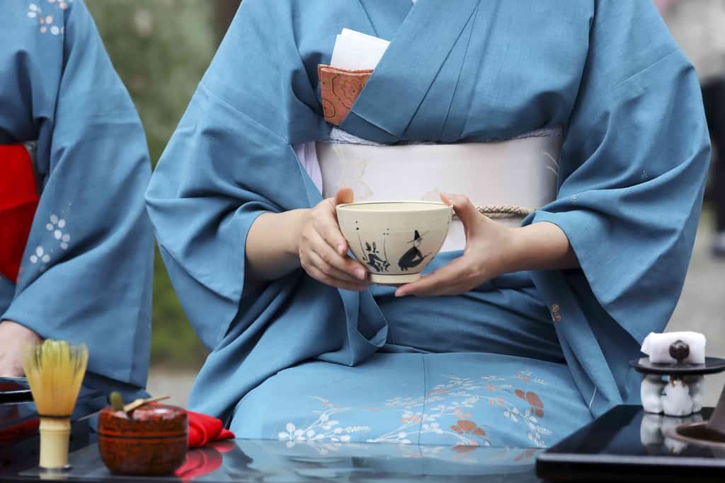 茶道のお茶会どんな着物を着たらいい？着物の基本から初心者向けに解説【男性の場合も】
