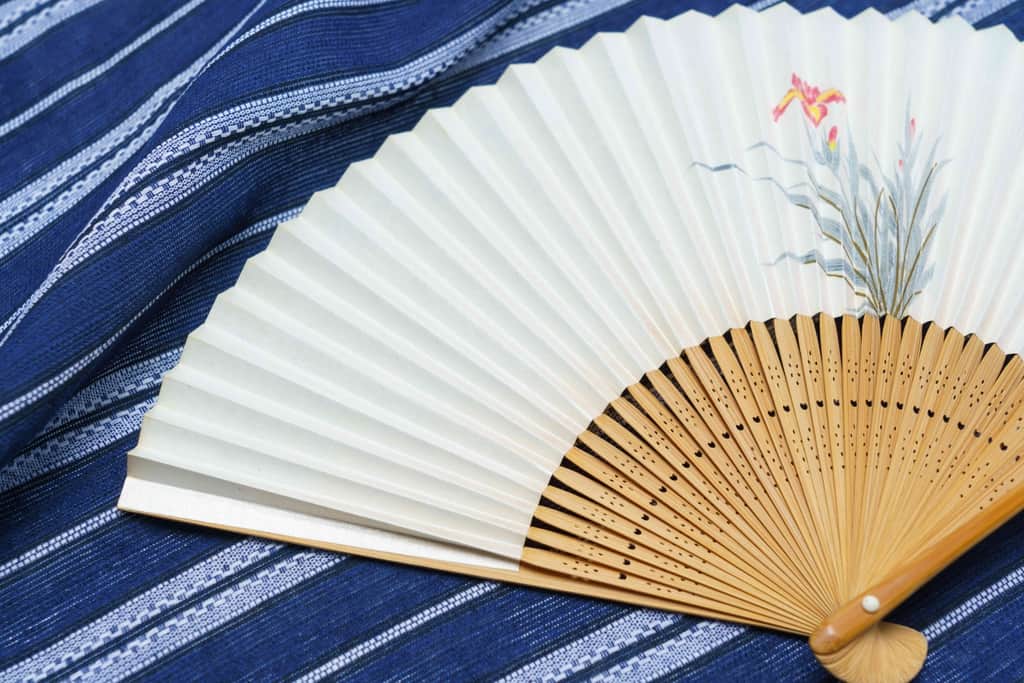 工程は80以上！扇子の作り方を知る【扇子作りを体験できるスポット&商品も紹介】