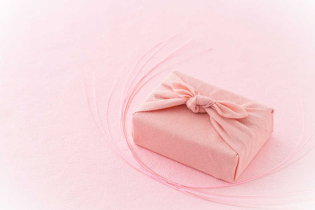 5万円のお祝いをもらったら？【お返しにおすすめの内祝い10選】予算・マナーも