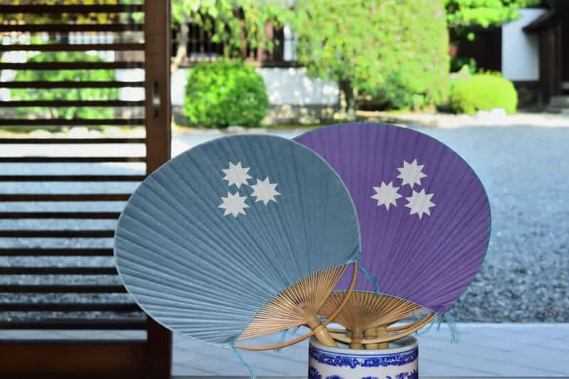 京団扇おすすめ10選【ギフトにも人気】おしゃれなインテリア・浴衣や着物姿にも