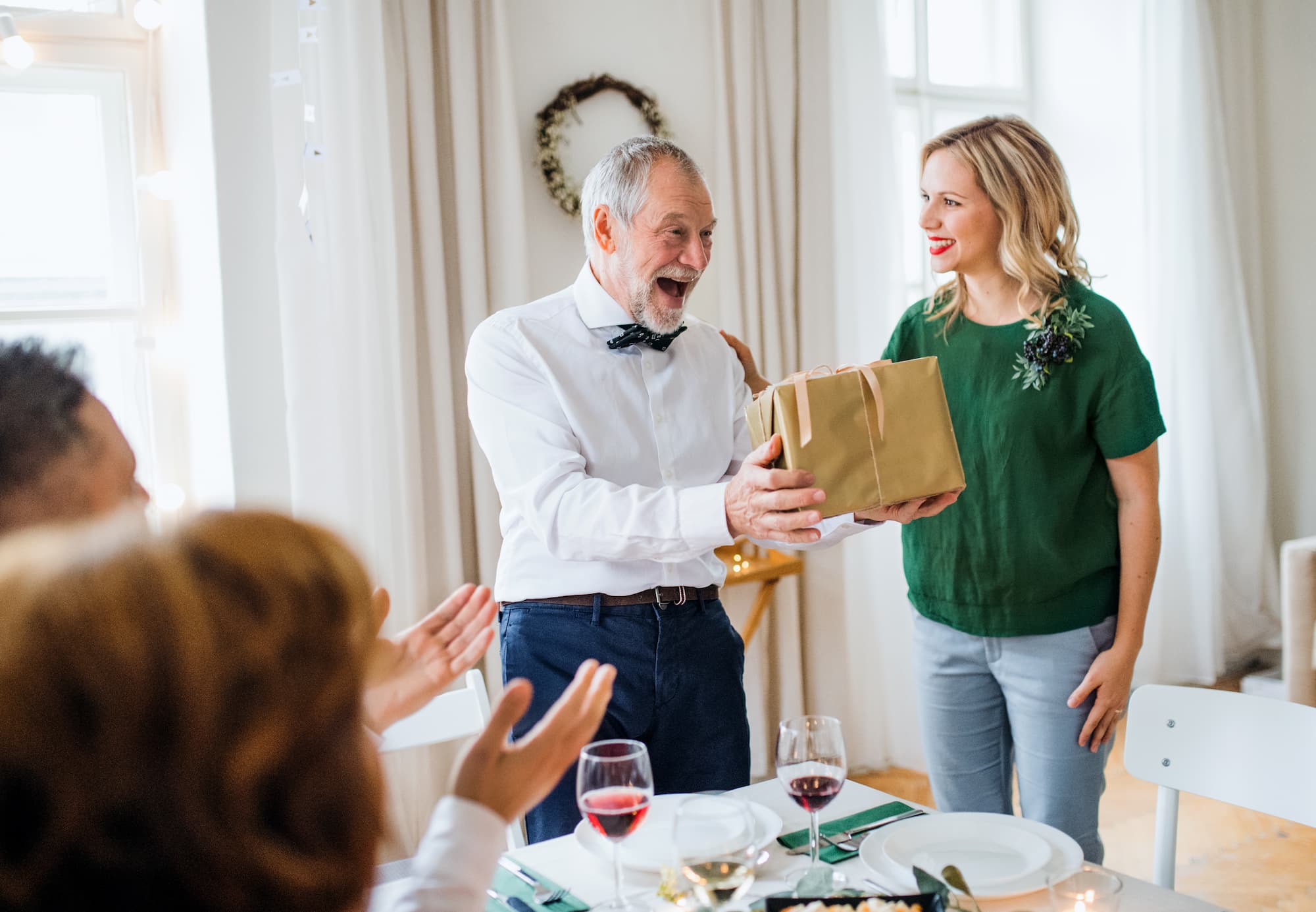 70代男性を喜ばせる誕生日プレゼント10選！父親や祖父がもらって嬉しい差がつくギフト